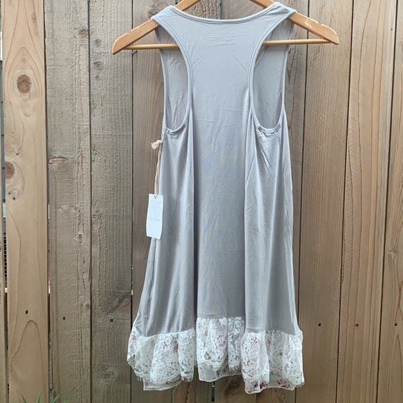 Grace & lace hi low lace and foral hem long top size xs NWT - Picture 4 of 8